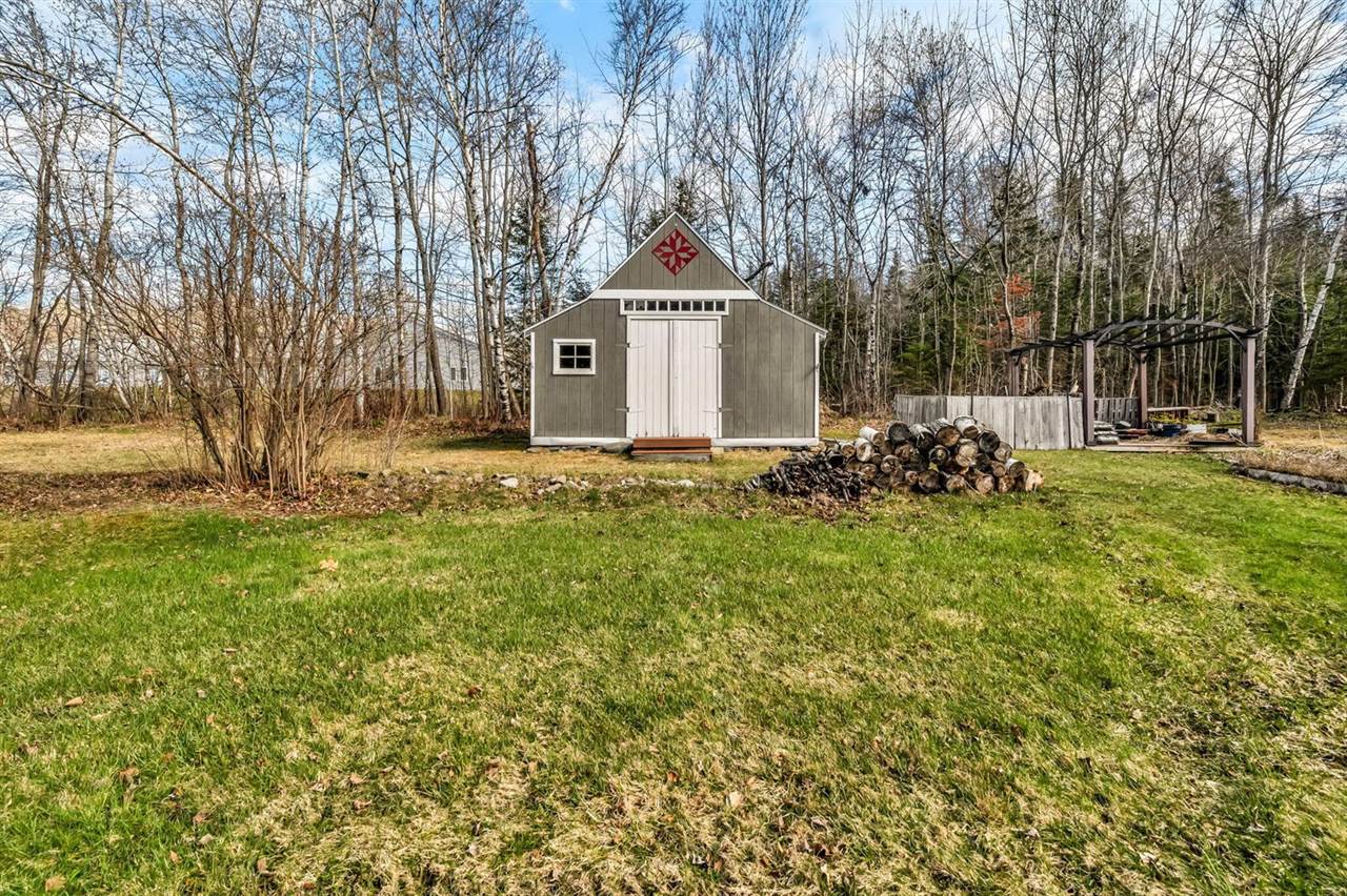 272 Enfield Road, Lincoln, ME 04457