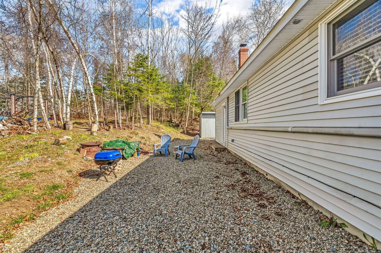 272 Enfield Road, Lincoln, ME 04457