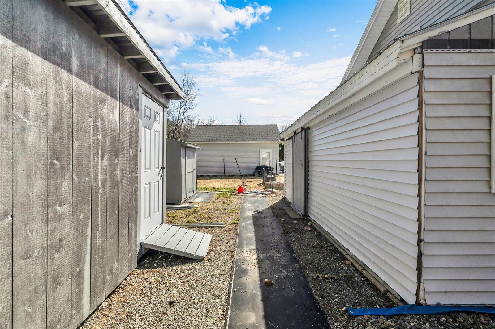 272 Enfield Road, Lincoln, ME 04457
