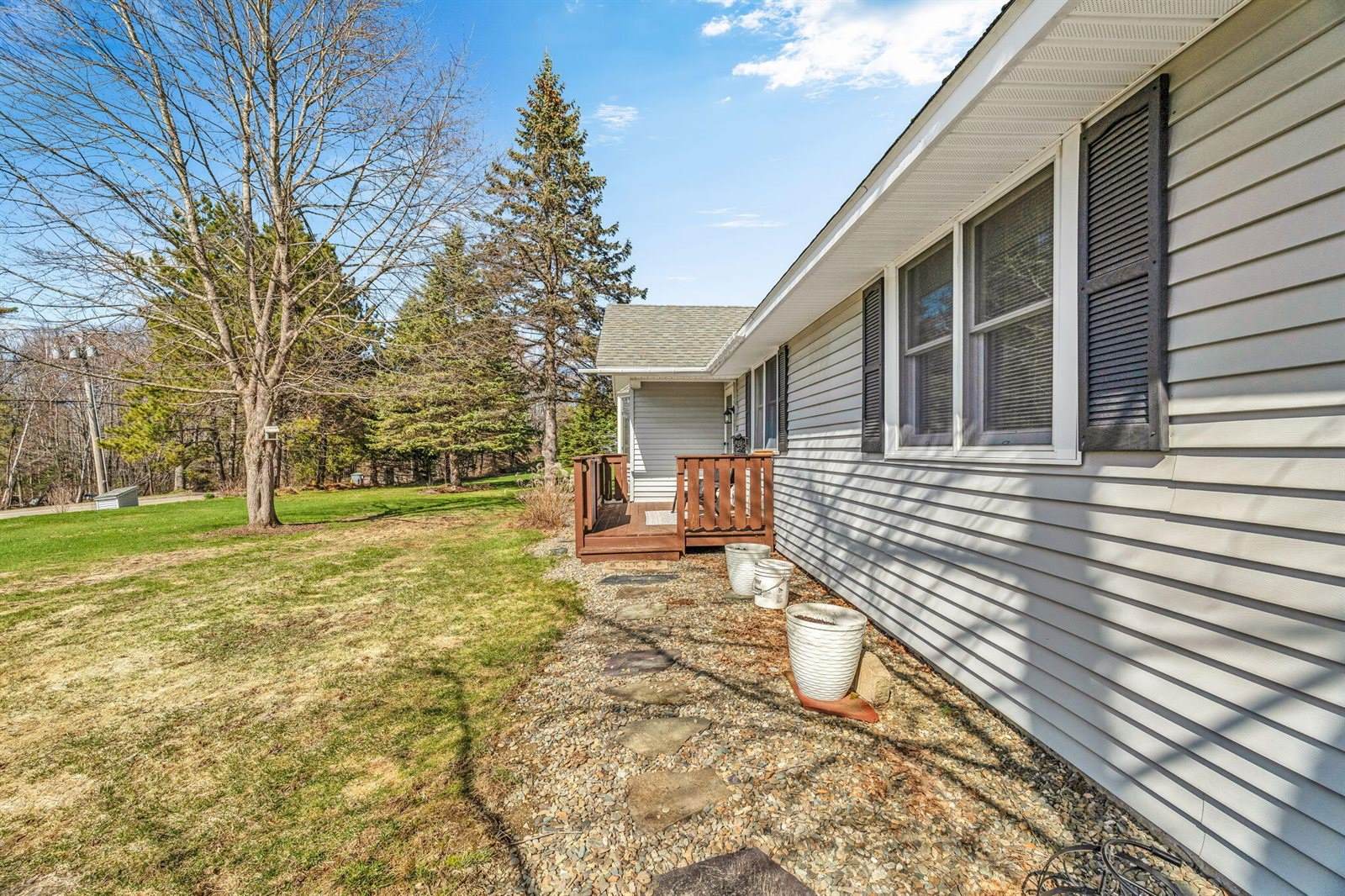 272 Enfield Road, Lincoln, ME 04457