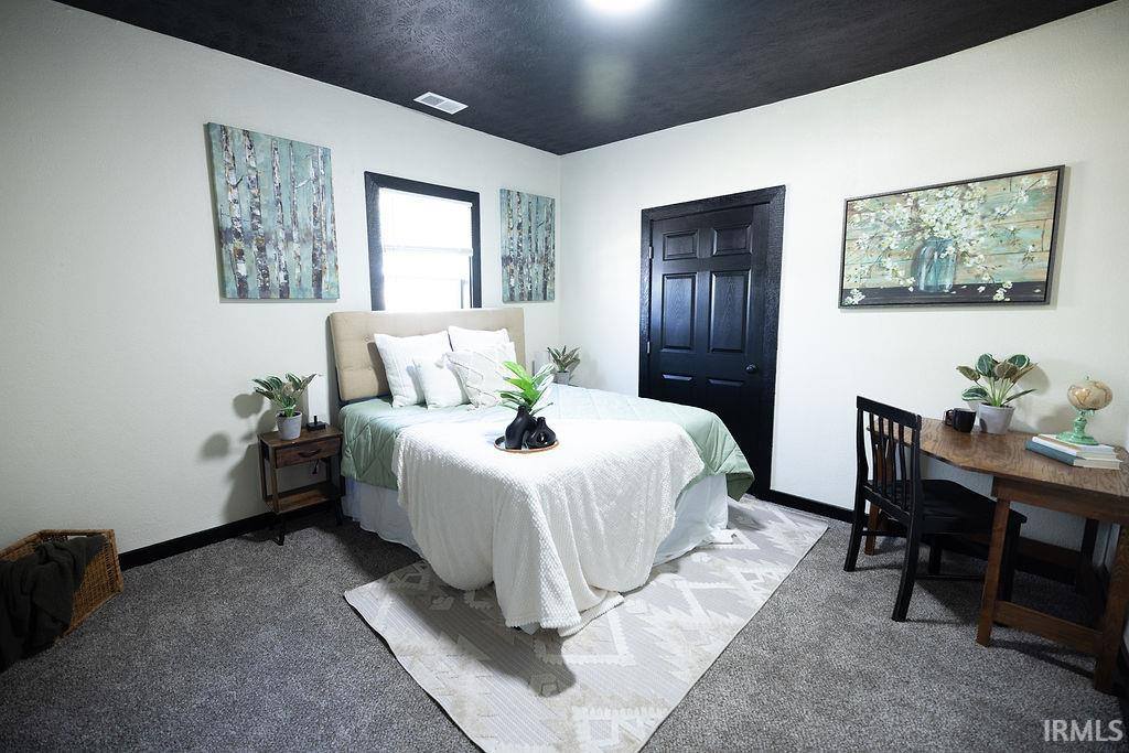 108 N Summit Street, Summitville, IN 46070