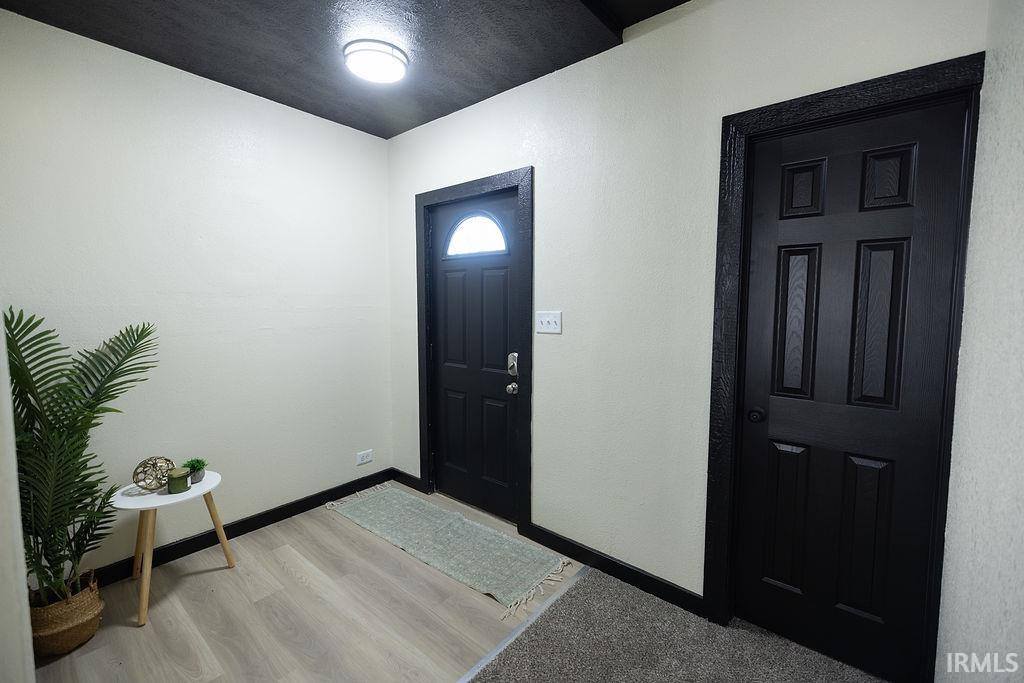 108 N Summit Street, Summitville, IN 46070