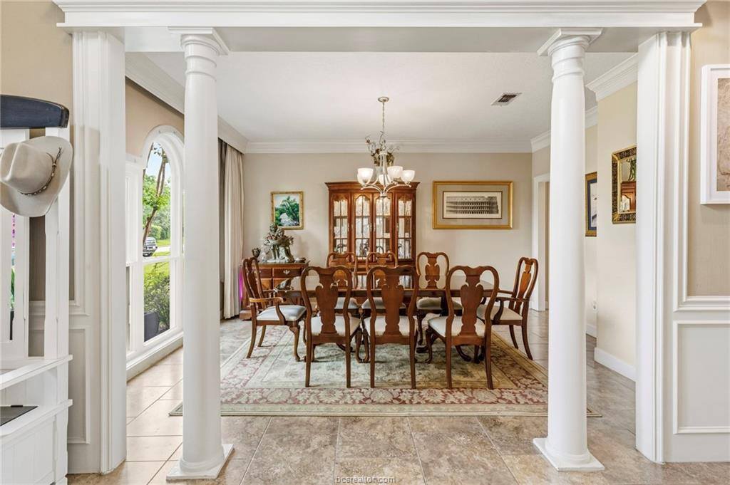 1005 Carmel Place, College Station, TX 77845