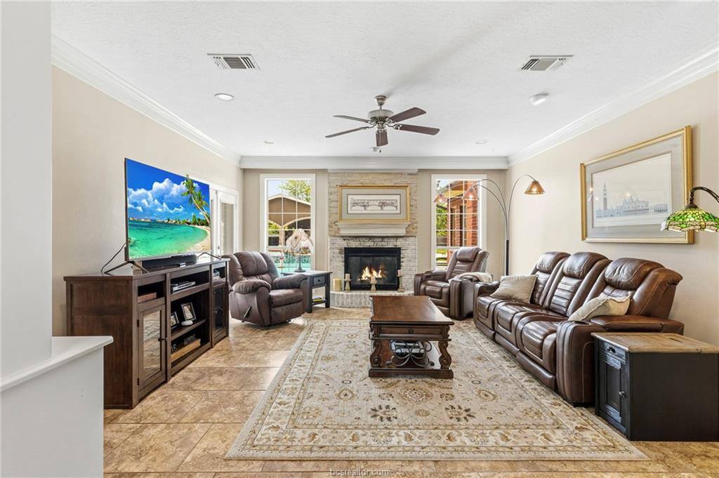 1005 Carmel Place, College Station, TX 77845