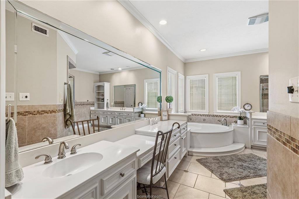 1005 Carmel Place, College Station, TX 77845
