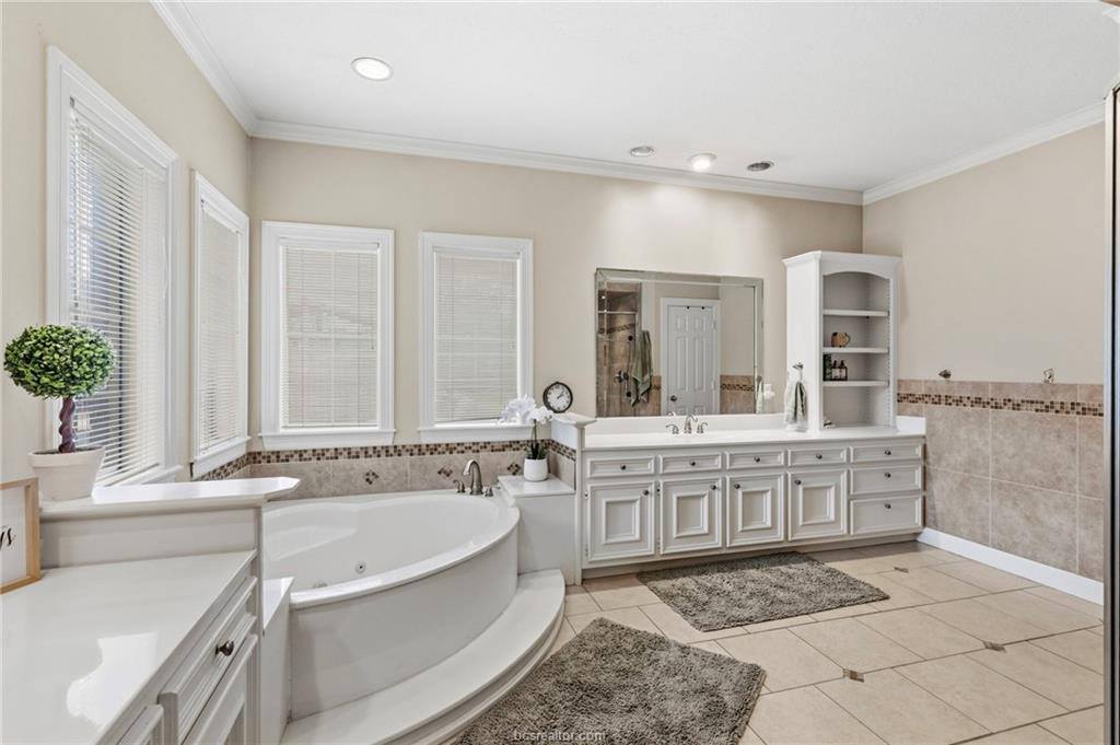 1005 Carmel Place, College Station, TX 77845