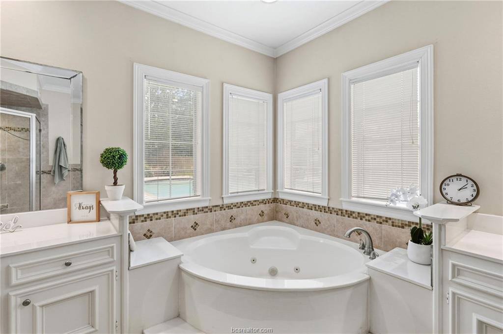 1005 Carmel Place, College Station, TX 77845