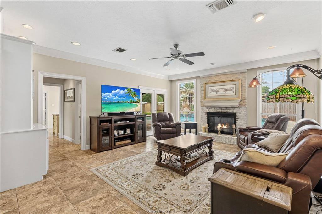 1005 Carmel Place, College Station, TX 77845