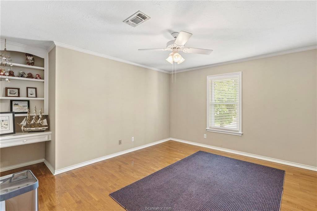 1005 Carmel Place, College Station, TX 77845