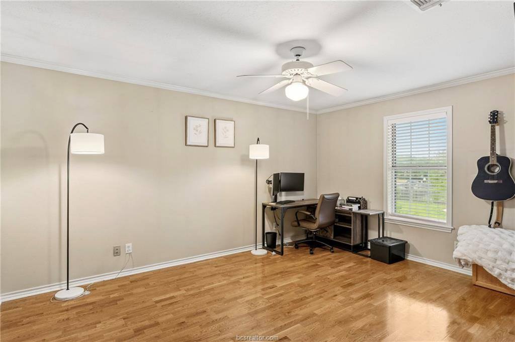 1005 Carmel Place, College Station, TX 77845