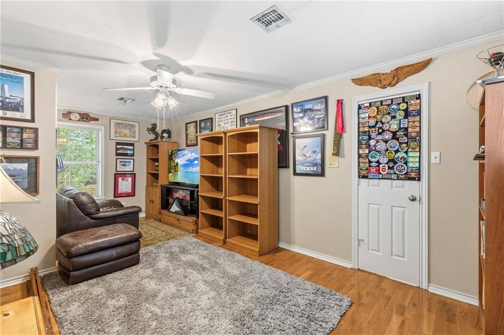 1005 Carmel Place, College Station, TX 77845