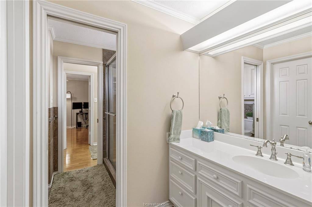 1005 Carmel Place, College Station, TX 77845
