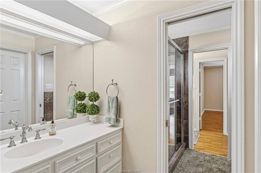 1005 Carmel Place, College Station, TX 77845