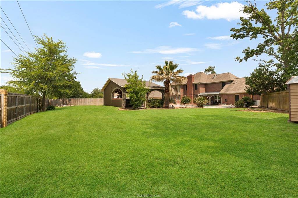 1005 Carmel Place, College Station, TX 77845