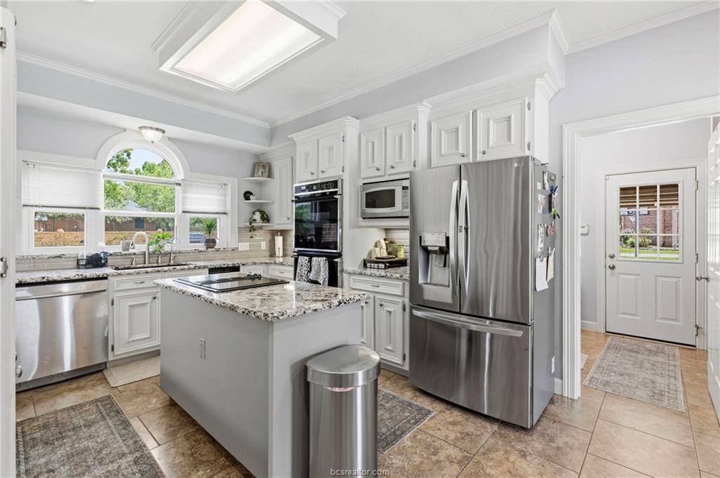 1005 Carmel Place, College Station, TX 77845