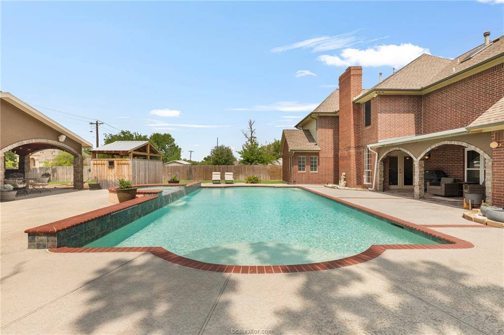 1005 Carmel Place, College Station, TX 77845