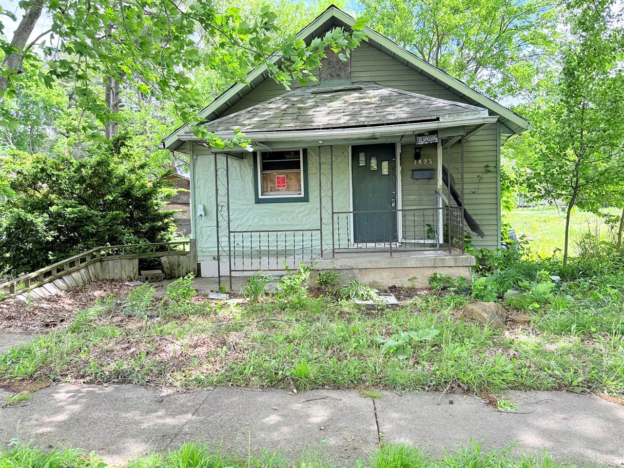 1823 n 23rd, Terre Haute, IN 47804