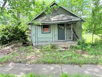 1823 n 23rd, Terre Haute, IN 47804