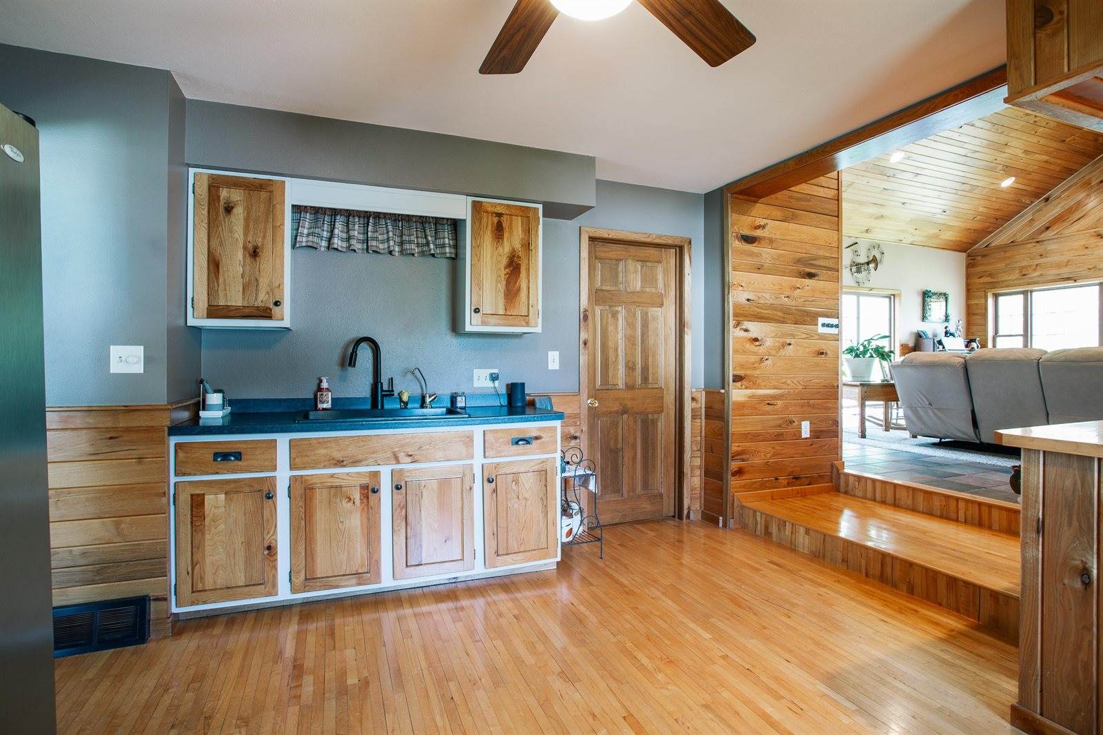 404 E 2nd Street, Neillsville, WI 54456