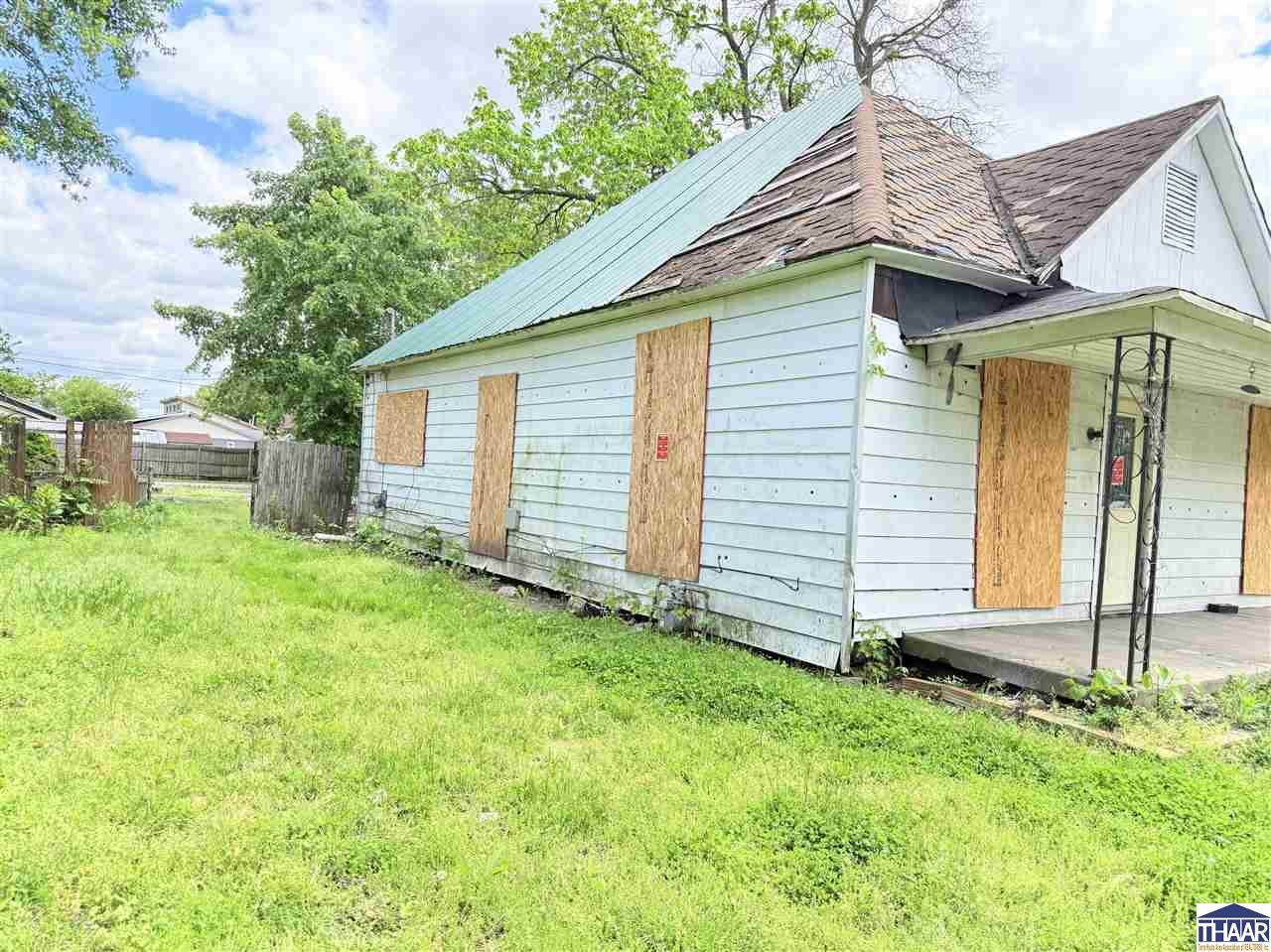 1907 Woodlawn, Terre Haute, IN 47804