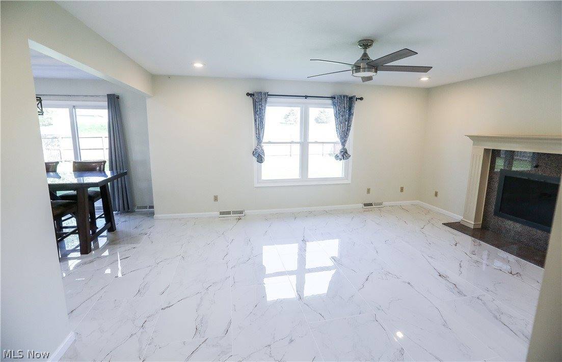 4823 Elizabeth Lane, Brooklyn, OH 44144