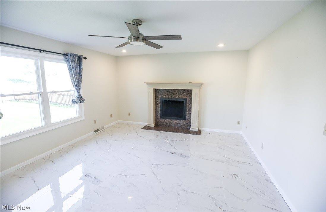 4823 Elizabeth Lane, Brooklyn, OH 44144