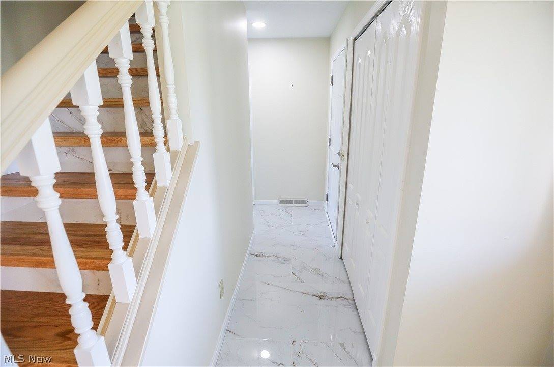 4823 Elizabeth Lane, Brooklyn, OH 44144