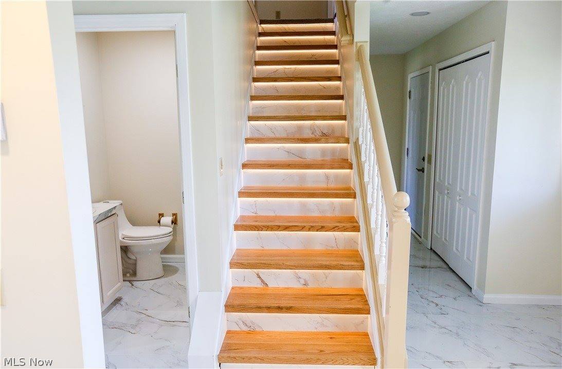 4823 Elizabeth Lane, Brooklyn, OH 44144