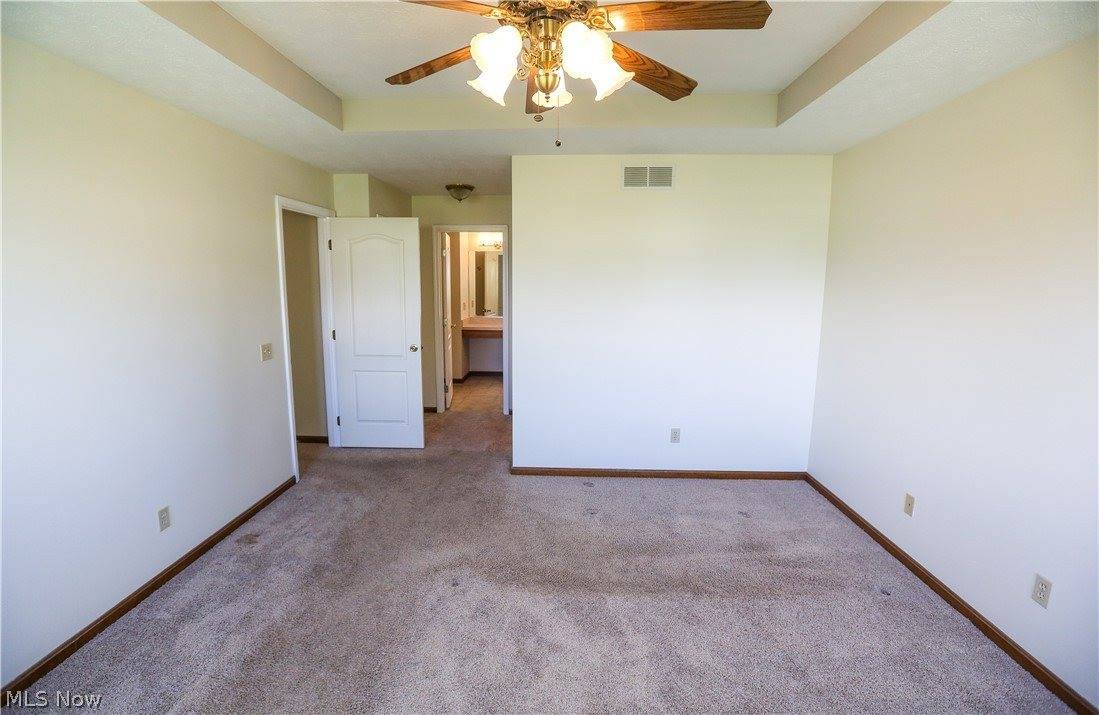 4823 Elizabeth Lane, Brooklyn, OH 44144
