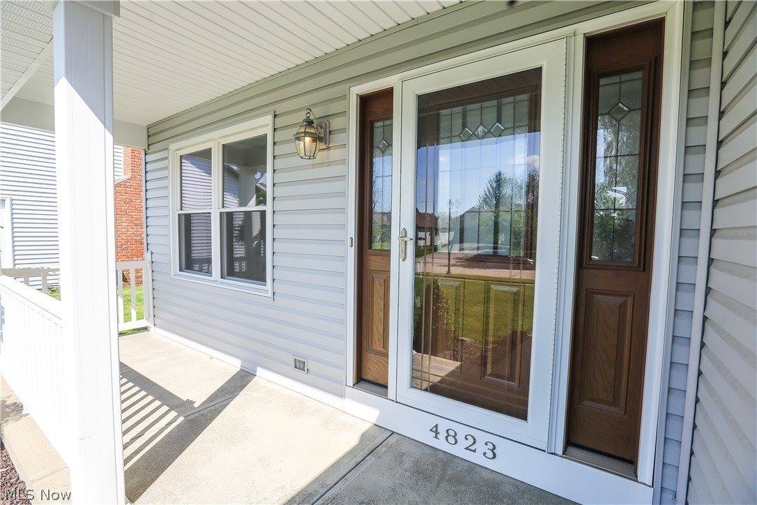 4823 Elizabeth Lane, Brooklyn, OH 44144