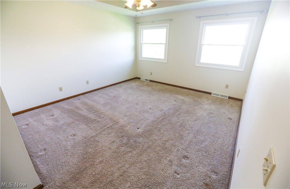 4823 Elizabeth Lane, Brooklyn, OH 44144