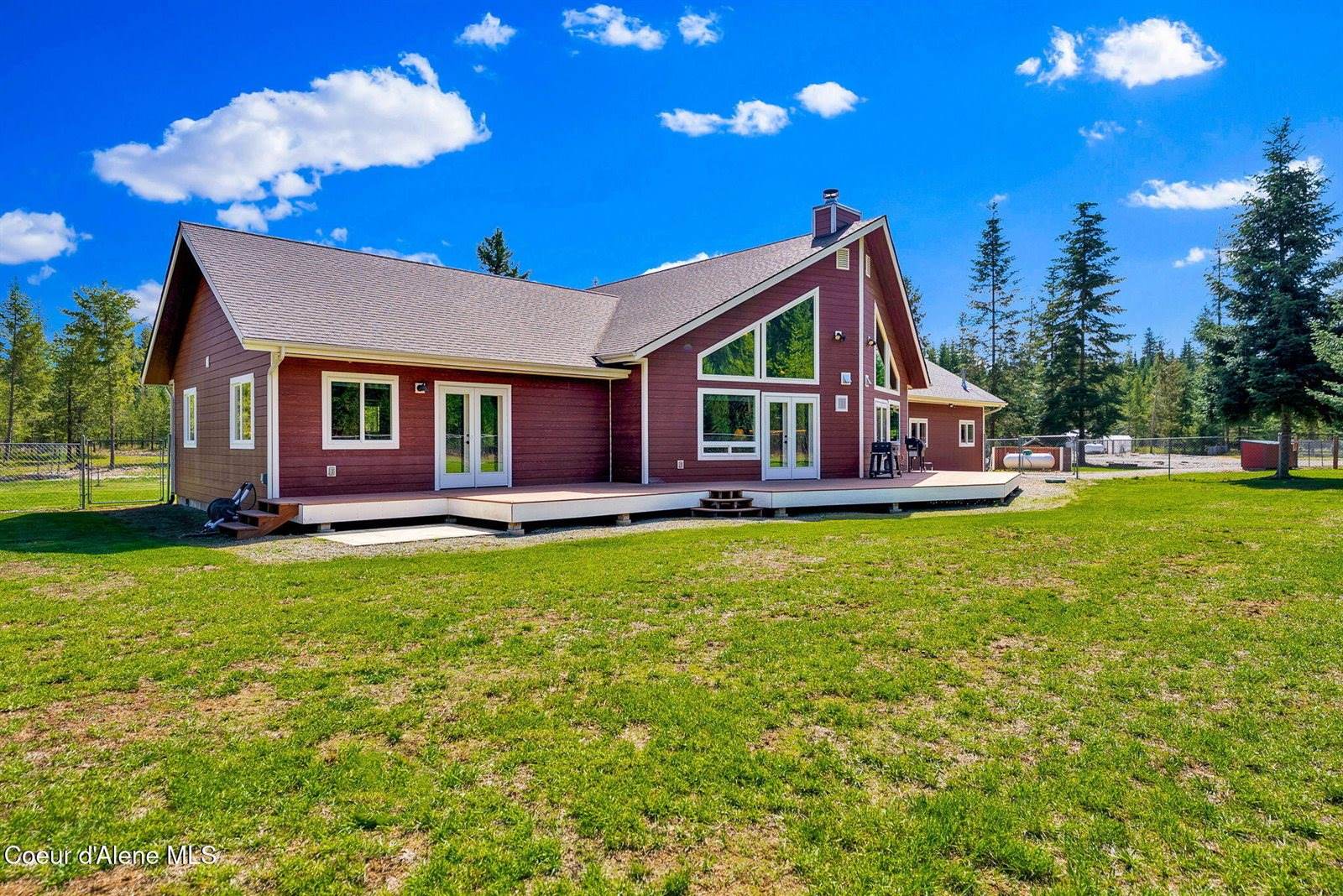 386 Ursa Ln, Priest River, ID 83856