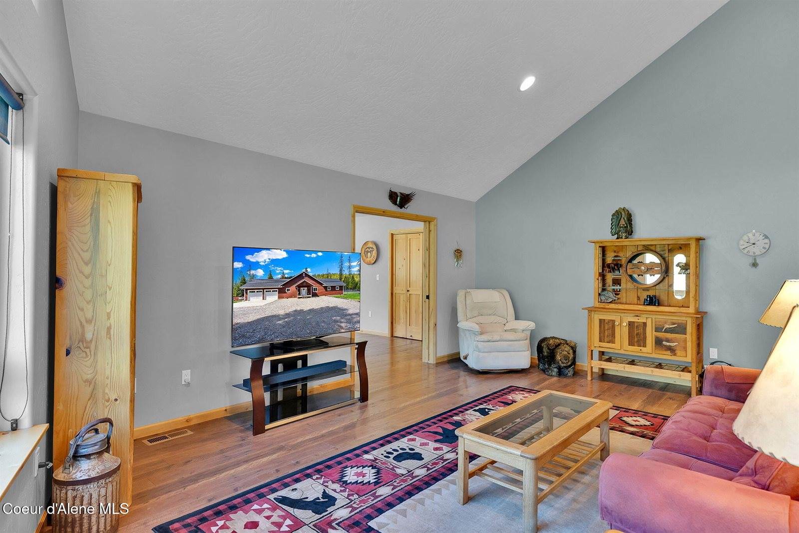 386 Ursa Ln, Priest River, ID 83856