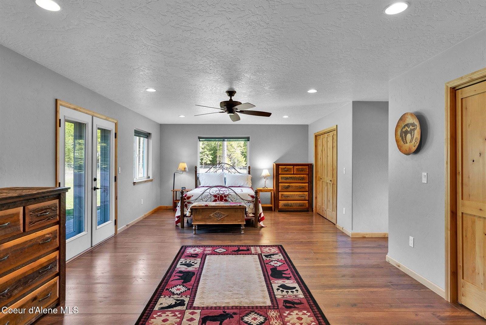 386 Ursa Ln, Priest River, ID 83856