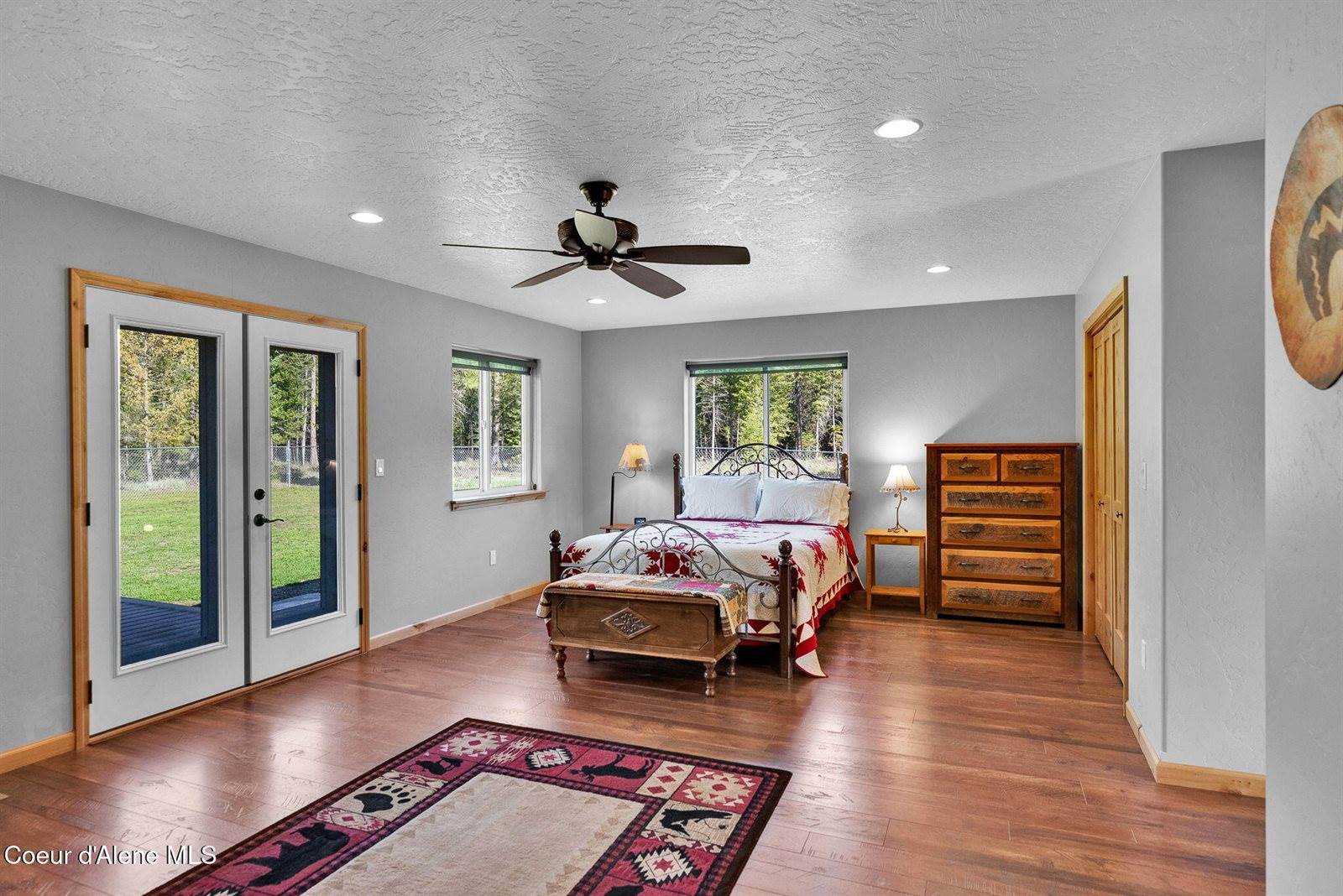 386 Ursa Ln, Priest River, ID 83856