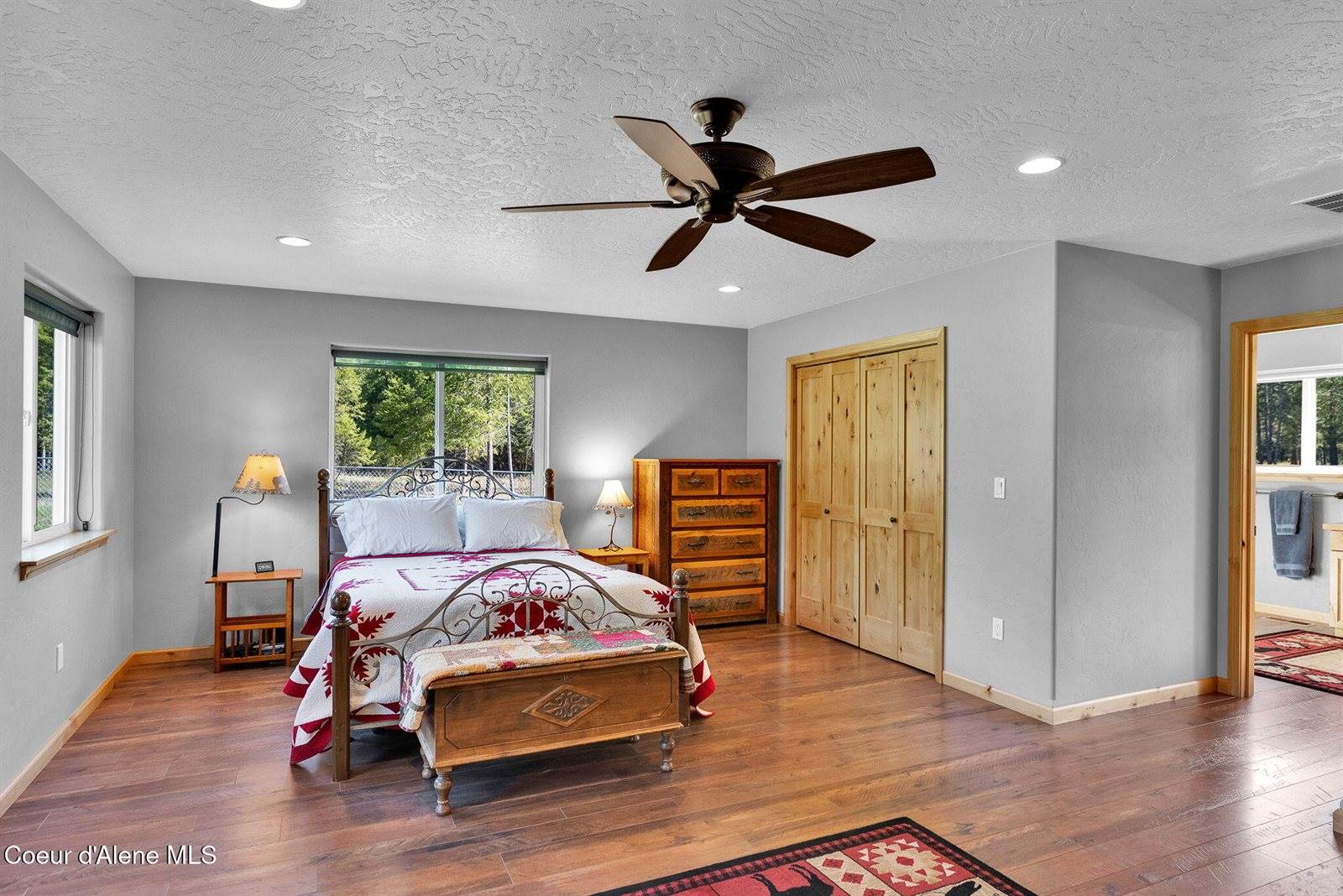 386 Ursa Ln, Priest River, ID 83856