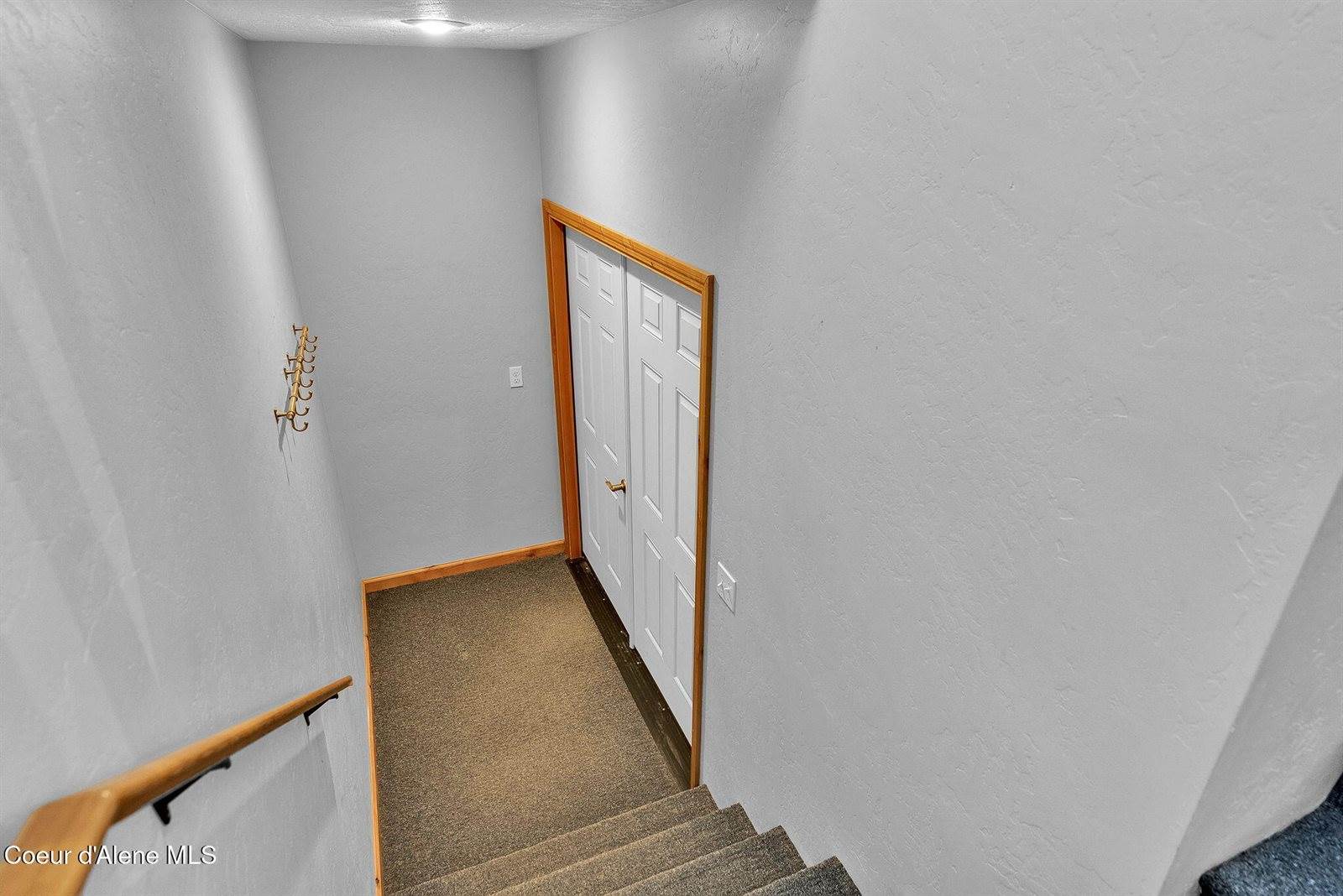 386 Ursa Ln, Priest River, ID 83856