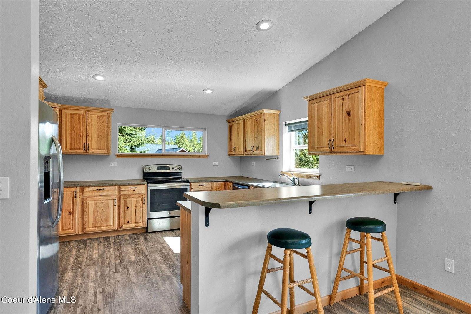 386 Ursa Ln, Priest River, ID 83856