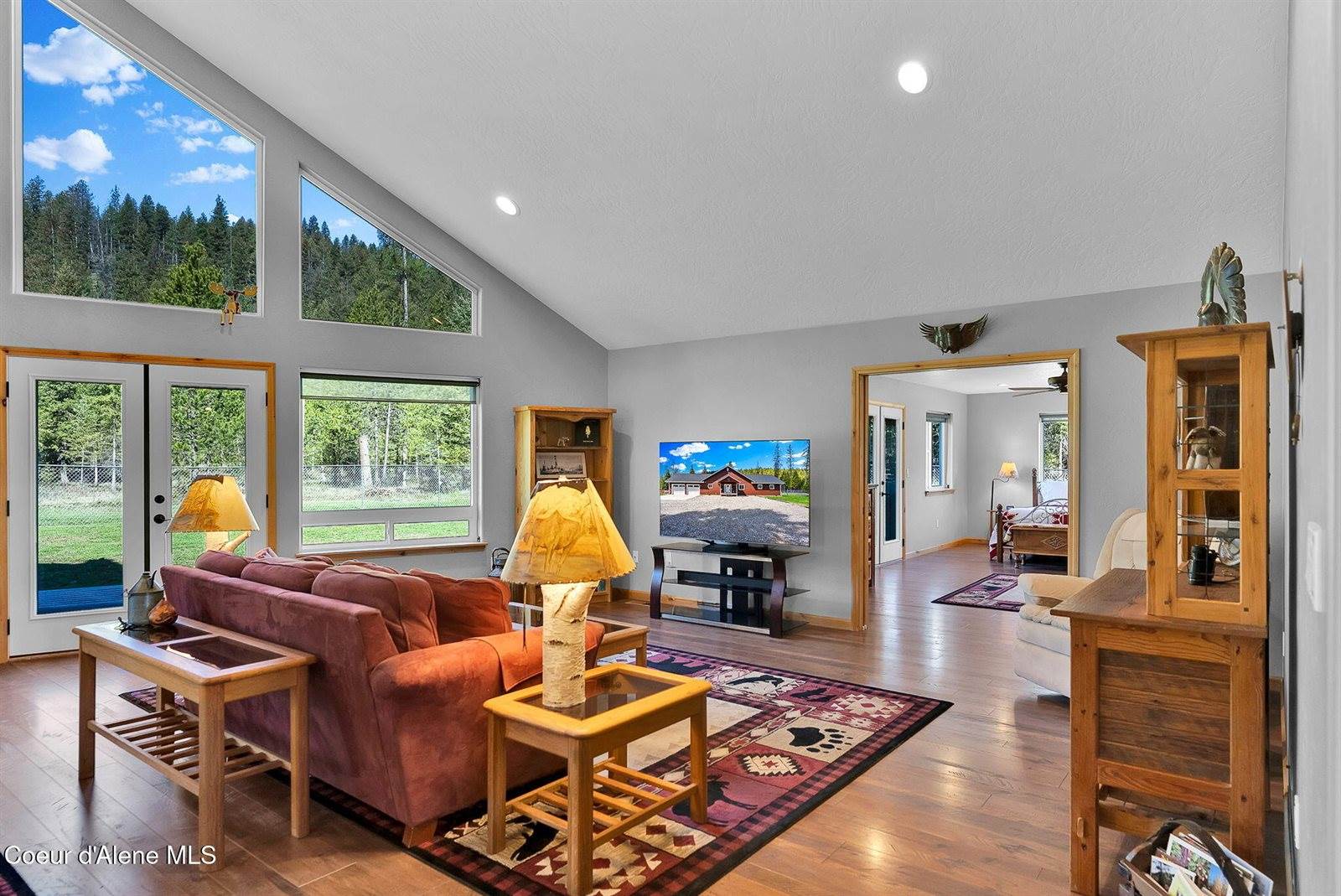 386 Ursa Ln, Priest River, ID 83856