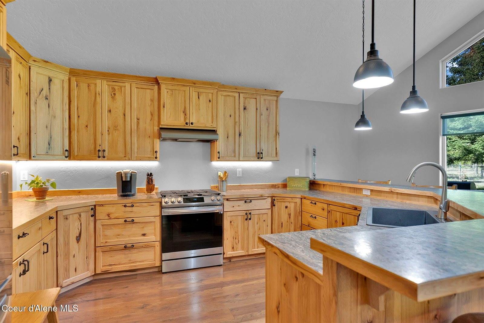 386 Ursa Ln, Priest River, ID 83856