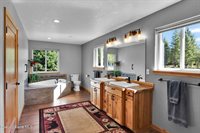 386 Ursa Ln, Priest River, ID 83856