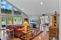 386 Ursa Ln, Priest River, ID 83856