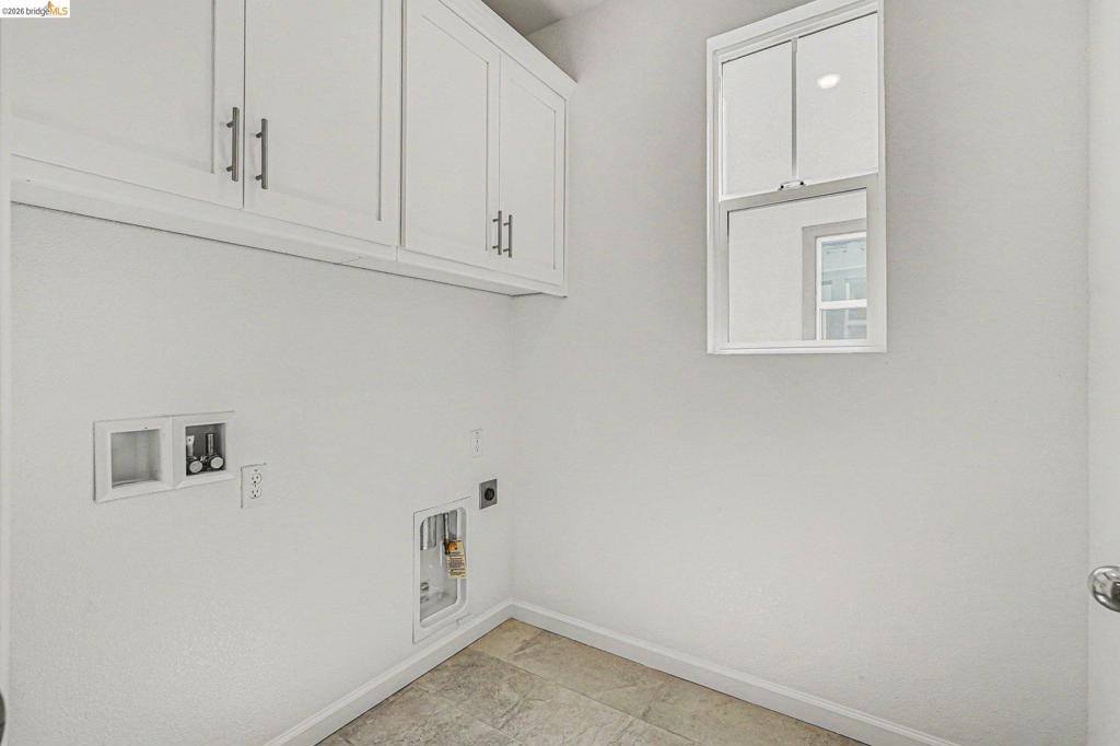 38 Fern Ln, Pittsburg, CA 94565