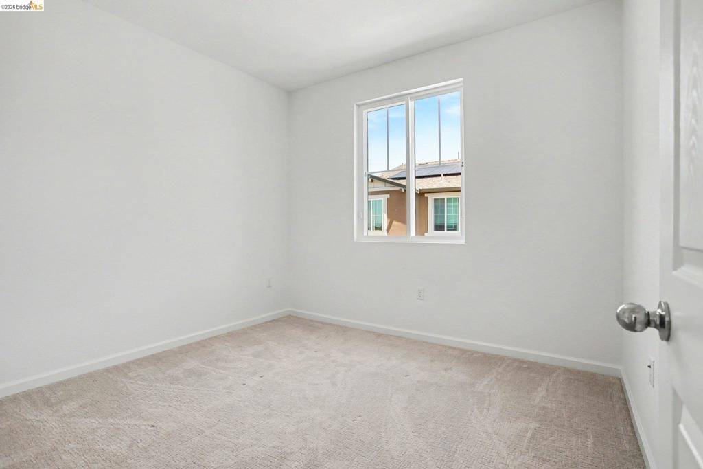 38 Fern Ln, Pittsburg, CA 94565
