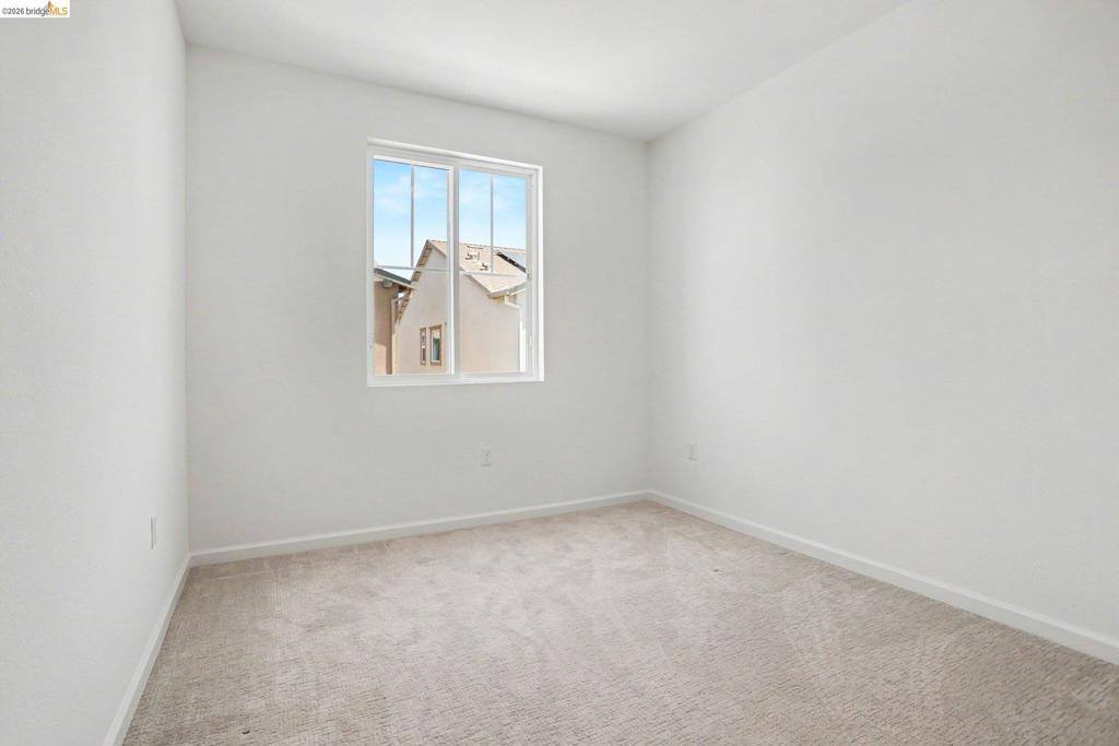38 Fern Ln, Pittsburg, CA 94565