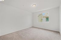 38 Fern Ln, Pittsburg, CA 94565