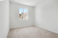 38 Fern Ln, Pittsburg, CA 94565