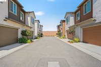 38 Fern Ln, Pittsburg, CA 94565