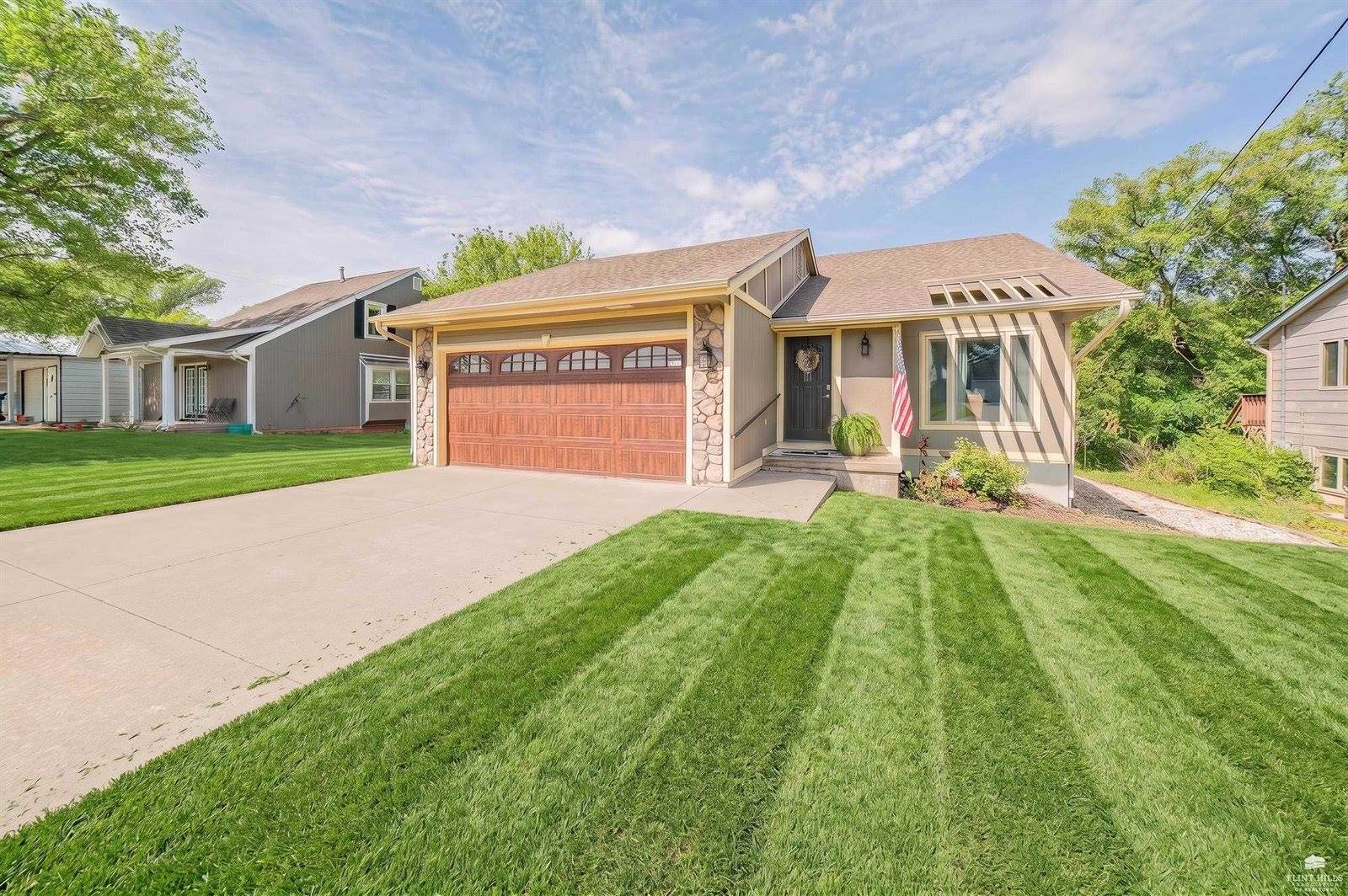 403 Hickory Street, Wakefield, KS 67487