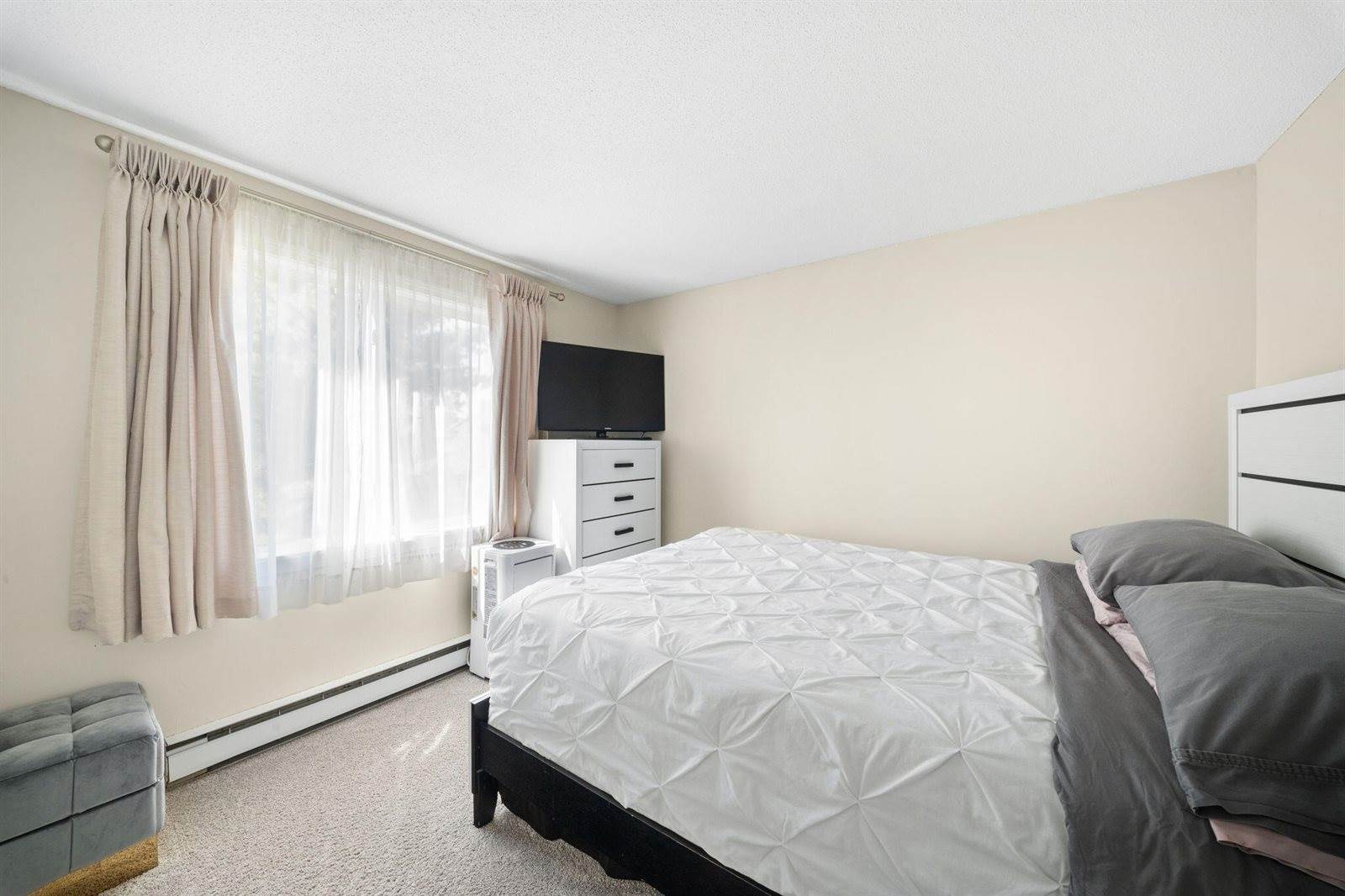 25 Lawrence Street, Westbrook, ME 04092